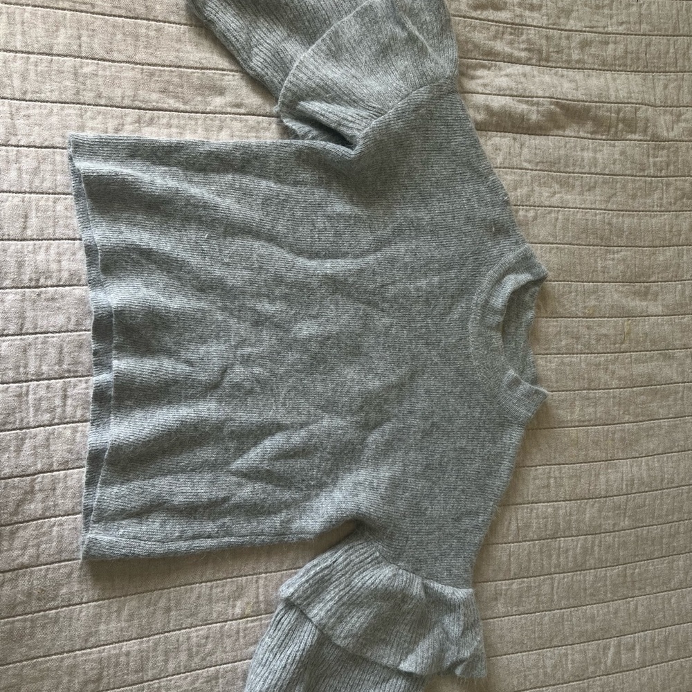 Gianni Bini Gray Crew Neck Sweater